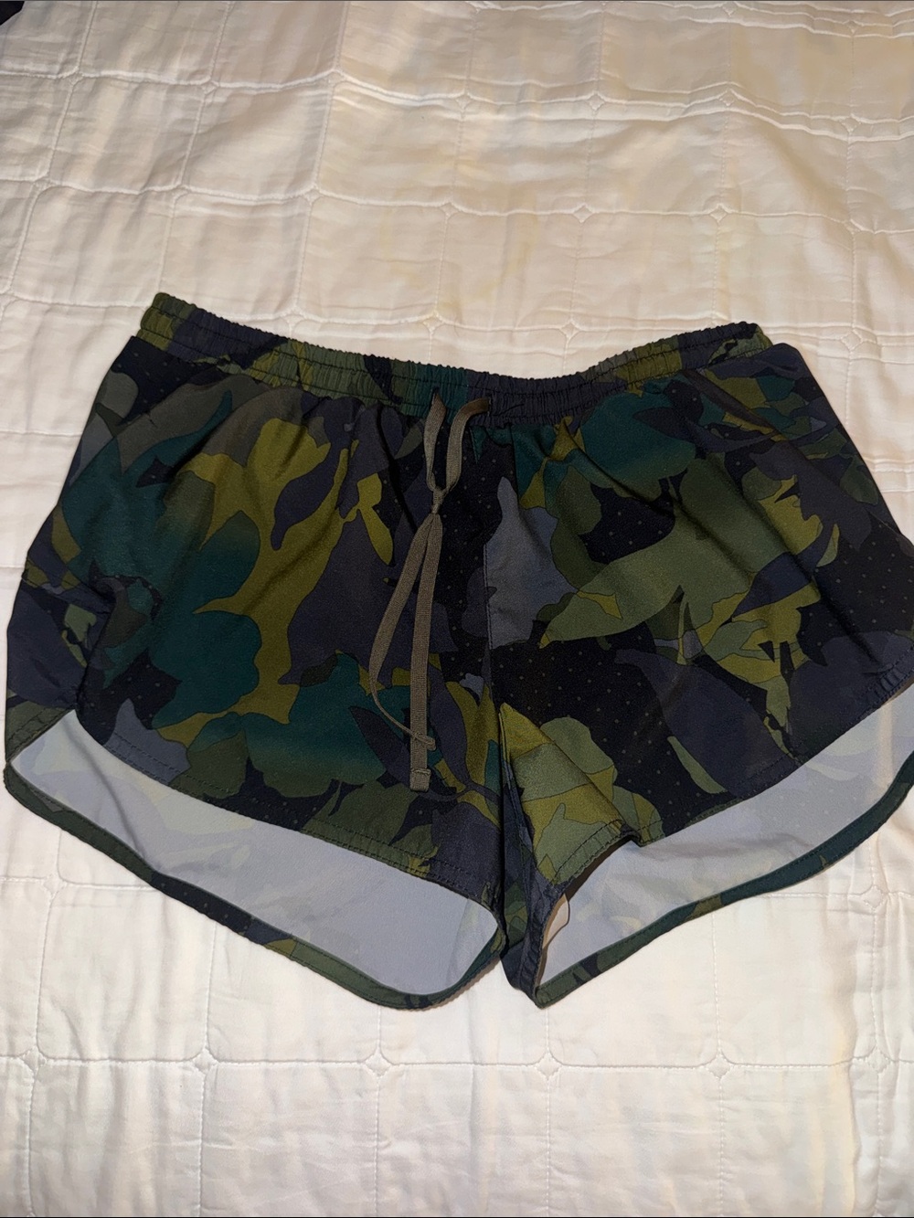 Old Navy Athletic-Women’s Camo Print Athletic Shorts - Green